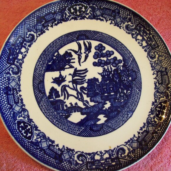 Blue Willow Vintage Dinner Plate-9" -Blue and White China- Unmarked - Picture 1 of 2